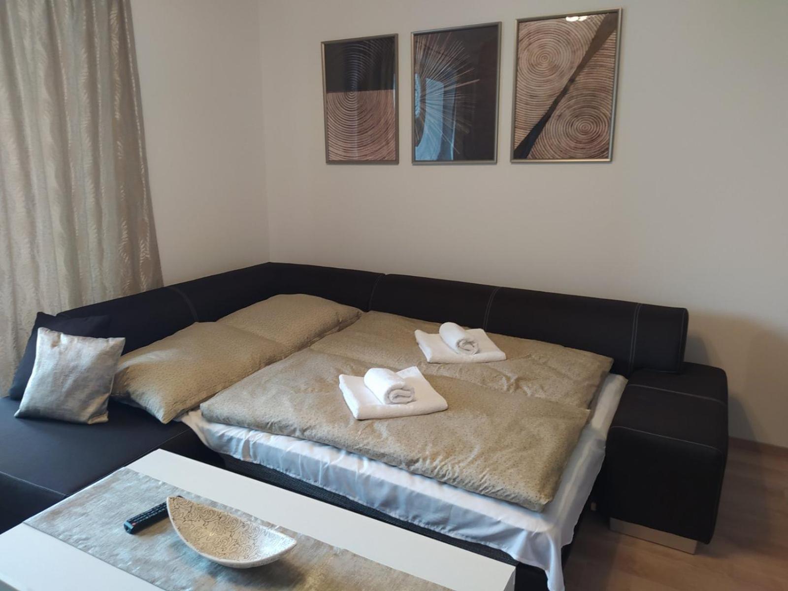 Ferienwohnung Karina Apartman Dunajská Streda Exterior foto